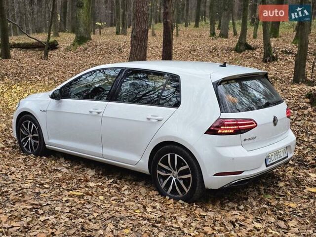 Белый Фольксваген e-Golf, объемом двигателя 0 л и пробегом 81 тыс. км за 14950 $, фото 2 на Automoto.ua