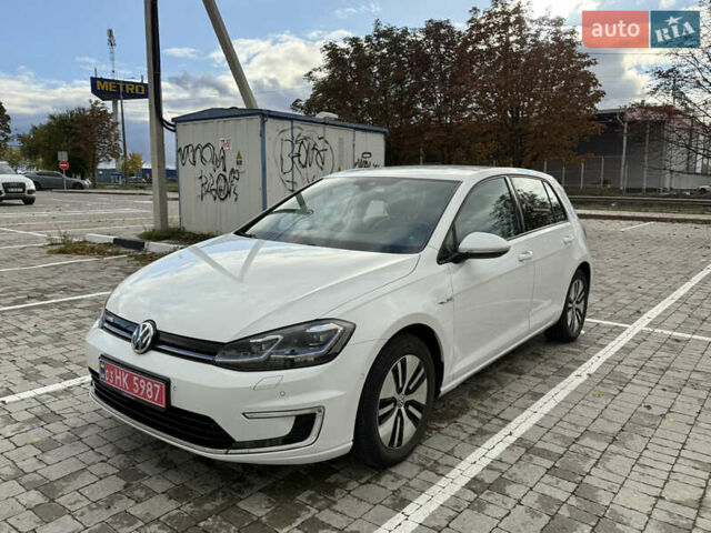 Белый Фольксваген e-Golf, объемом двигателя 0 л и пробегом 84 тыс. км за 14200 $, фото 10 на Automoto.ua