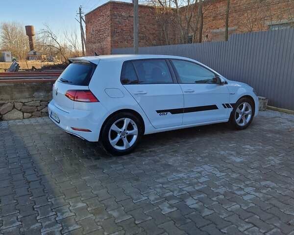 Белый Фольксваген e-Golf, объемом двигателя 0 л и пробегом 125 тыс. км за 13700 $, фото 7 на Automoto.ua