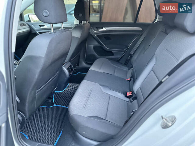 Белый Фольксваген e-Golf, объемом двигателя 0 л и пробегом 61 тыс. км за 14500 $, фото 22 на Automoto.ua