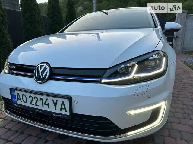 Белый Фольксваген e-Golf, объемом двигателя 0 л и пробегом 83 тыс. км за 16850 $, фото 4 на Automoto.ua