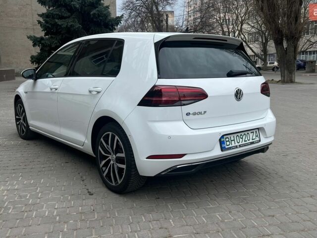 Белый Фольксваген e-Golf, объемом двигателя 0 л и пробегом 182 тыс. км за 13000 $, фото 12 на Automoto.ua