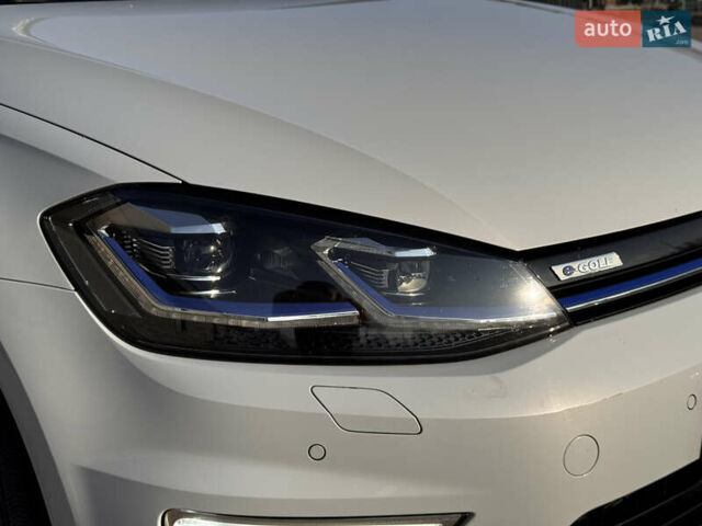 Белый Фольксваген e-Golf, объемом двигателя 0 л и пробегом 165 тыс. км за 13500 $, фото 10 на Automoto.ua