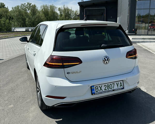 Белый Фольксваген e-Golf, объемом двигателя 0 л и пробегом 126 тыс. км за 12700 $, фото 4 на Automoto.ua