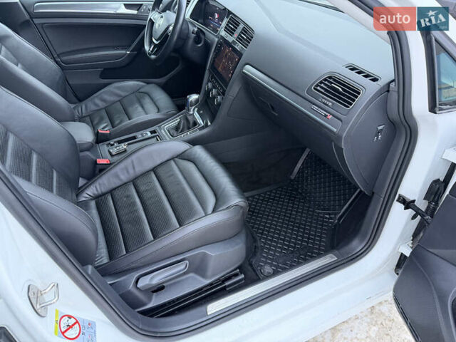 Білий Фольксваген e-Golf, об'ємом двигуна 0 л та пробігом 127 тис. км за 14900 $, фото 54 на Automoto.ua