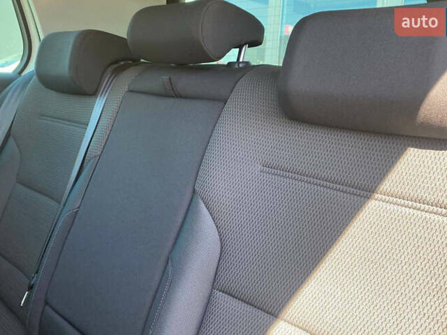 Белый Фольксваген e-Golf, объемом двигателя 0 л и пробегом 127 тыс. км за 15700 $, фото 21 на Automoto.ua