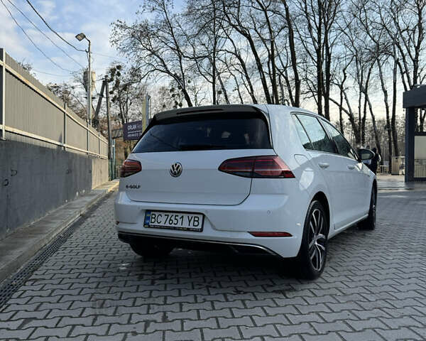 Белый Фольксваген e-Golf, объемом двигателя 0 л и пробегом 96 тыс. км за 15500 $, фото 3 на Automoto.ua