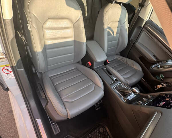 Белый Фольксваген e-Golf, объемом двигателя 0 л и пробегом 165 тыс. км за 13500 $, фото 22 на Automoto.ua