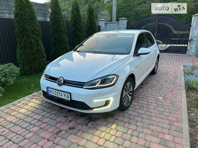 Белый Фольксваген e-Golf, объемом двигателя 0 л и пробегом 83 тыс. км за 16850 $, фото 9 на Automoto.ua