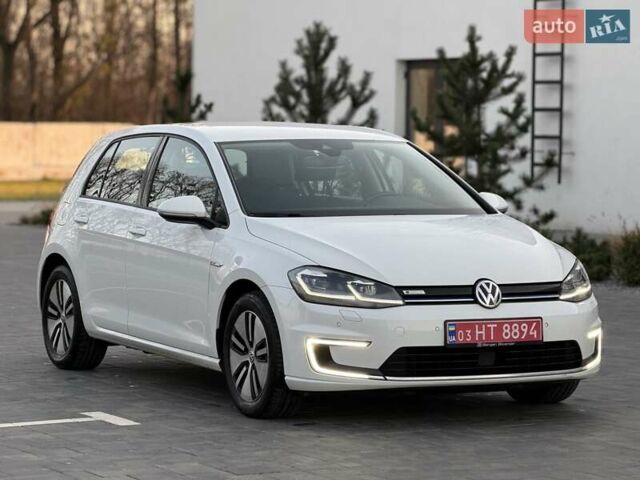 Белый Фольксваген e-Golf, объемом двигателя 0 л и пробегом 127 тыс. км за 11599 $, фото 4 на Automoto.ua
