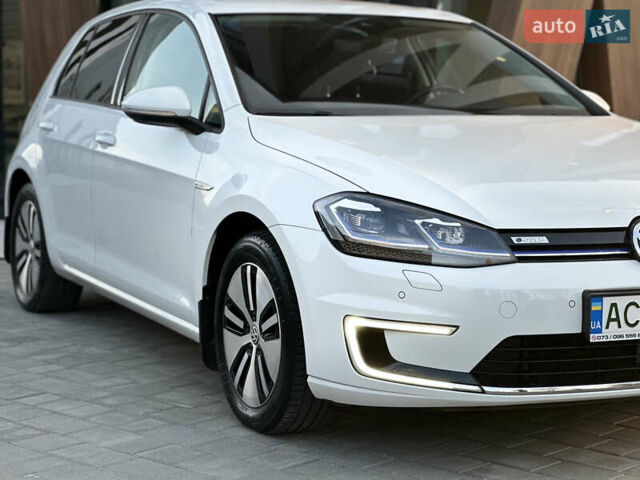 Белый Фольксваген e-Golf, объемом двигателя 0 л и пробегом 61 тыс. км за 14500 $, фото 13 на Automoto.ua