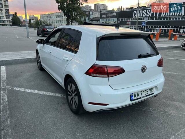 Белый Фольксваген e-Golf, объемом двигателя 0 л и пробегом 90 тыс. км за 15700 $, фото 4 на Automoto.ua