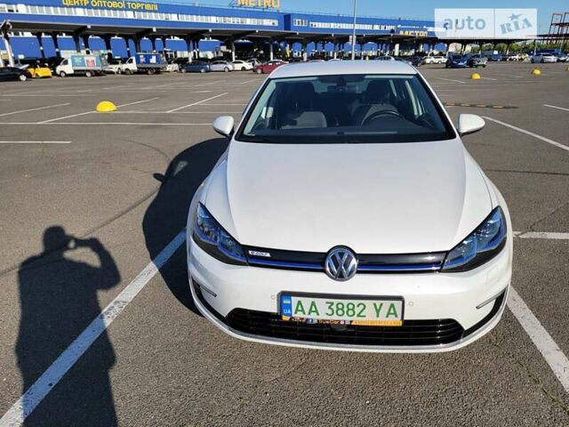 Белый Фольксваген e-Golf, объемом двигателя 0 л и пробегом 89 тыс. км за 15300 $, фото 5 на Automoto.ua