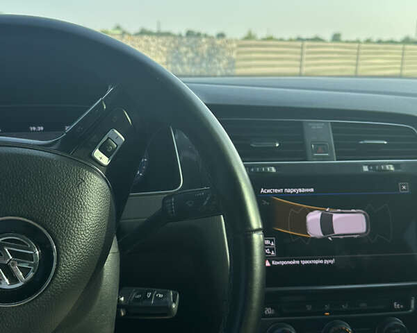 Белый Фольксваген e-Golf, объемом двигателя 0 л и пробегом 156 тыс. км за 12300 $, фото 20 на Automoto.ua