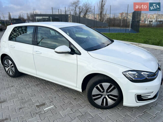 Белый Фольксваген e-Golf, объемом двигателя 0 л и пробегом 56 тыс. км за 13200 $, фото 9 на Automoto.ua