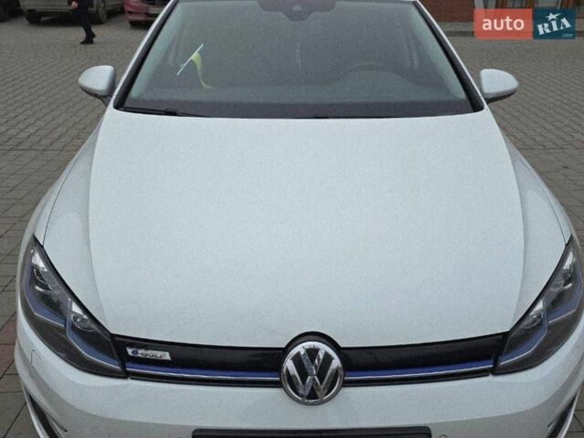 Белый Фольксваген e-Golf, объемом двигателя 0 л и пробегом 139 тыс. км за 13500 $, фото 30 на Automoto.ua