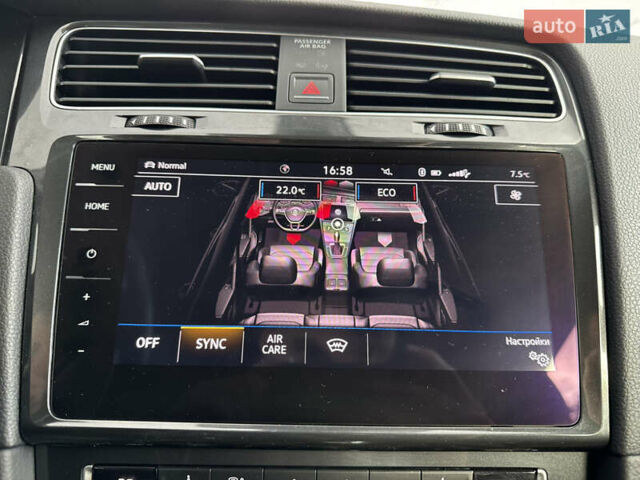 Белый Фольксваген e-Golf, объемом двигателя 0 л и пробегом 84 тыс. км за 14200 $, фото 59 на Automoto.ua