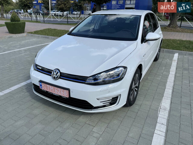Белый Фольксваген e-Golf, объемом двигателя 0 л и пробегом 118 тыс. км за 14200 $, фото 3 на Automoto.ua