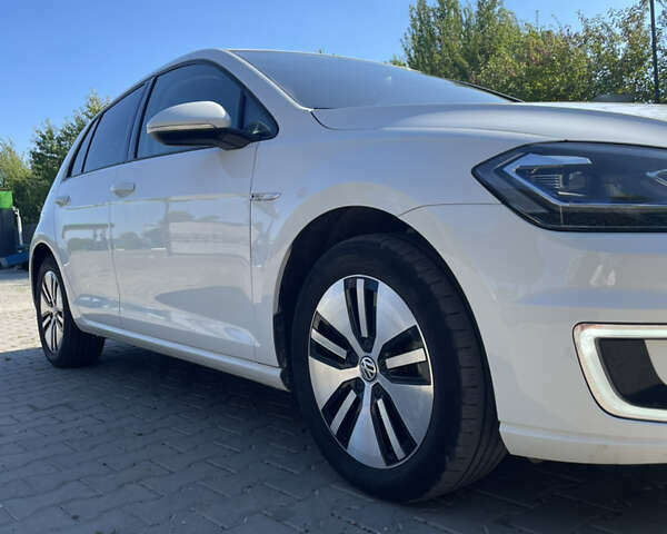 Білий Фольксваген e-Golf, об'ємом двигуна 0 л та пробігом 97 тис. км за 16500 $, фото 2 на Automoto.ua