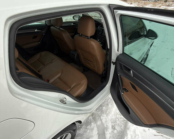 Белый Фольксваген e-Golf, объемом двигателя 0 л и пробегом 201 тыс. км за 9500 $, фото 9 на Automoto.ua