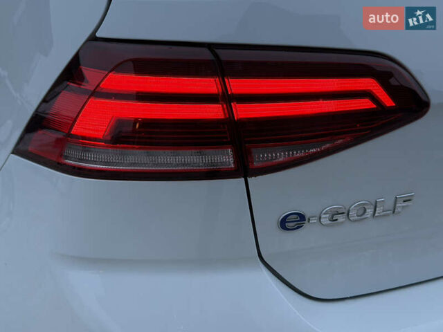 Білий Фольксваген e-Golf, об'ємом двигуна 0 л та пробігом 127 тис. км за 14900 $, фото 35 на Automoto.ua