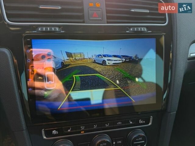 Белый Фольксваген e-Golf, объемом двигателя 0 л и пробегом 93 тыс. км за 13750 $, фото 13 на Automoto.ua