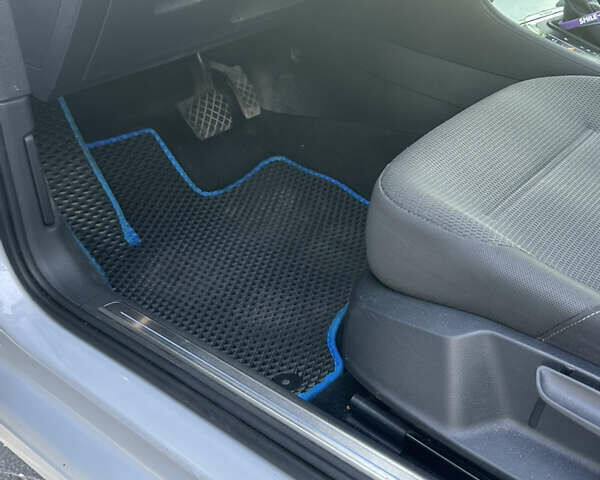 Белый Фольксваген e-Golf, объемом двигателя 0 л и пробегом 156 тыс. км за 12300 $, фото 9 на Automoto.ua