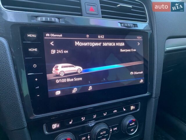 Белый Фольксваген e-Golf, объемом двигателя 0 л и пробегом 128 тыс. км за 14900 $, фото 55 на Automoto.ua