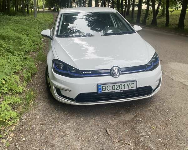 Белый Фольксваген e-Golf, объемом двигателя 0 л и пробегом 86 тыс. км за 14600 $, фото 3 на Automoto.ua