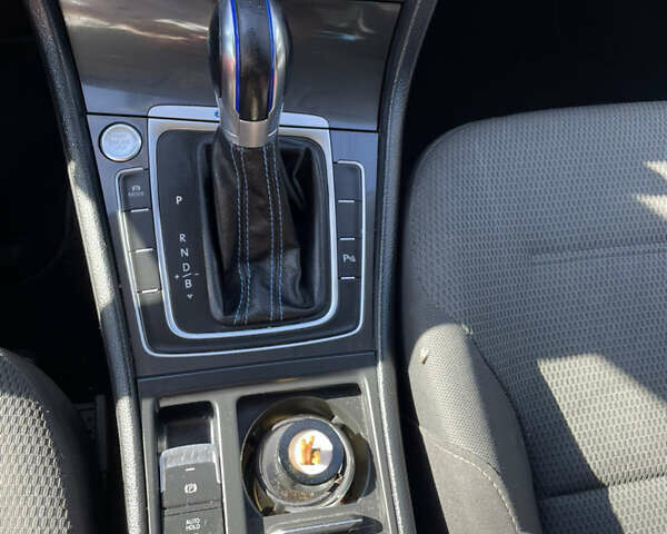 Білий Фольксваген e-Golf, об'ємом двигуна 0 л та пробігом 97 тис. км за 16500 $, фото 13 на Automoto.ua
