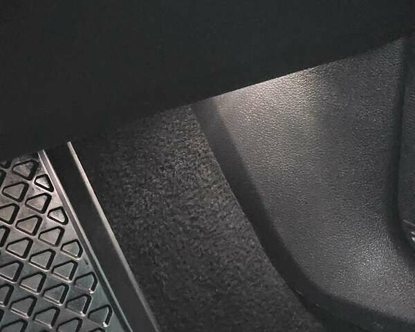 Білий Фольксваген e-Golf, об'ємом двигуна 0 л та пробігом 112 тис. км за 15950 $, фото 58 на Automoto.ua