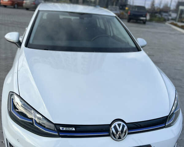 Белый Фольксваген e-Golf, объемом двигателя 0 л и пробегом 56 тыс. км за 13200 $, фото 8 на Automoto.ua