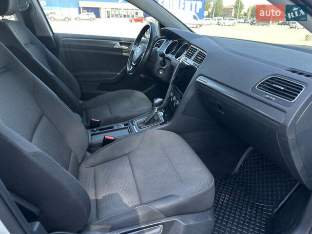 Белый Фольксваген e-Golf, объемом двигателя 0 л и пробегом 177 тыс. км за 10800 $, фото 20 на Automoto.ua