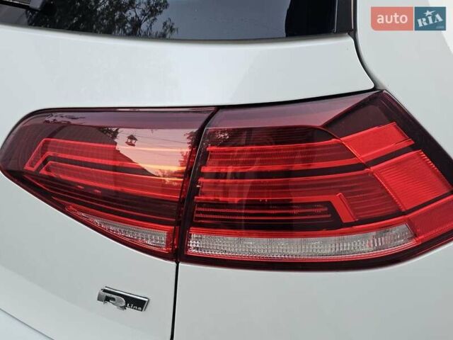 Білий Фольксваген e-Golf, об'ємом двигуна 0 л та пробігом 112 тис. км за 15950 $, фото 13 на Automoto.ua