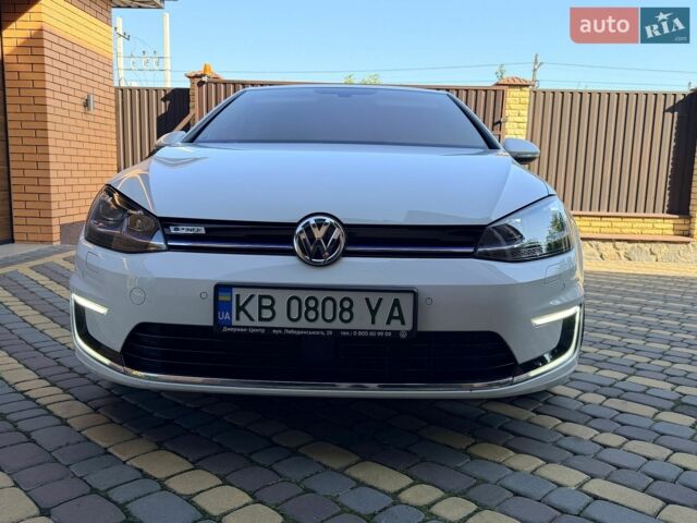 Білий Фольксваген e-Golf, об'ємом двигуна 0 л та пробігом 78 тис. км за 15300 $, фото 15 на Automoto.ua