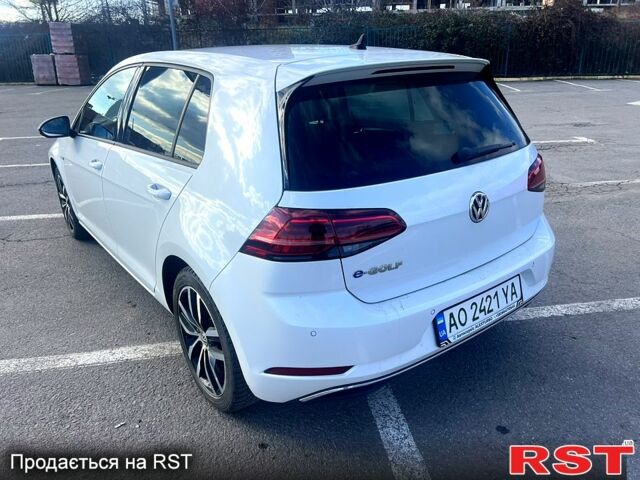 Белый Фольксваген e-Golf, объемом двигателя 0 л и пробегом 165 тыс. км за 12500 $, фото 1 на Automoto.ua