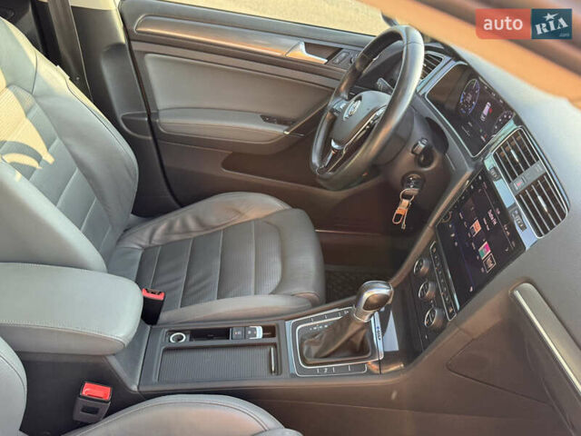 Білий Фольксваген e-Golf, об'ємом двигуна 0 л та пробігом 165 тис. км за 13000 $, фото 19 на Automoto.ua