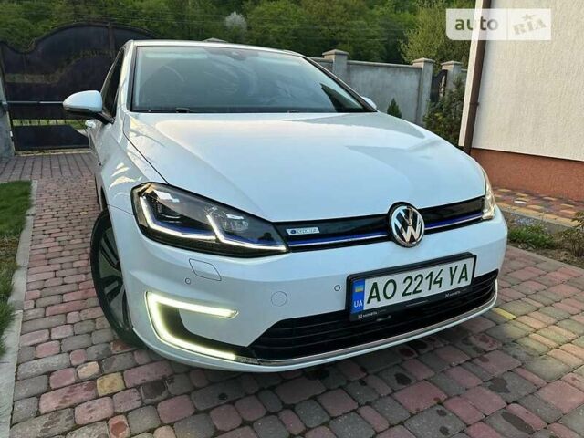 Белый Фольксваген e-Golf, объемом двигателя 0 л и пробегом 83 тыс. км за 16850 $, фото 20 на Automoto.ua