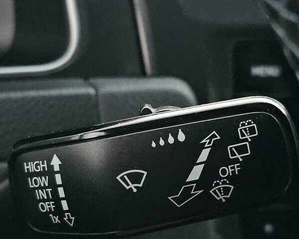 Білий Фольксваген e-Golf, об'ємом двигуна 0 л та пробігом 112 тис. км за 15950 $, фото 60 на Automoto.ua