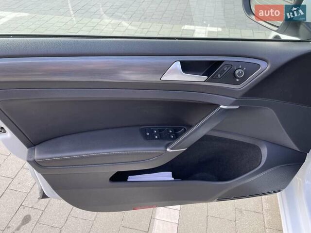 Білий Фольксваген e-Golf, об'ємом двигуна 0 л та пробігом 102 тис. км за 14200 $, фото 30 на Automoto.ua