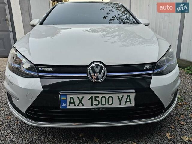 Білий Фольксваген e-Golf, об'ємом двигуна 0 л та пробігом 112 тис. км за 15950 $, фото 3 на Automoto.ua