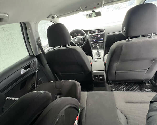 Белый Фольксваген e-Golf, объемом двигателя 0 л и пробегом 51 тыс. км за 17500 $, фото 23 на Automoto.ua