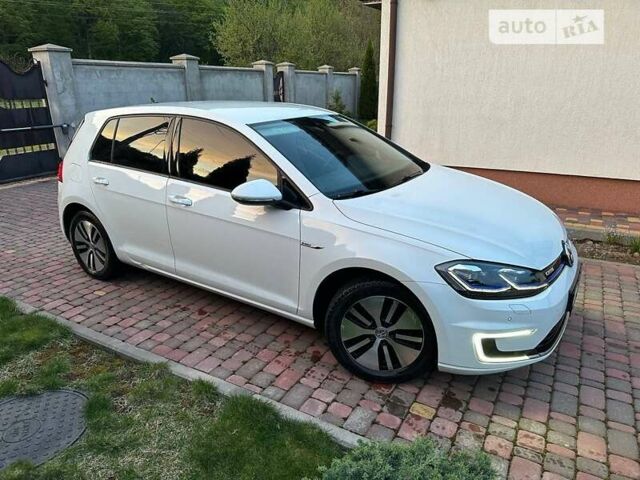 Белый Фольксваген e-Golf, объемом двигателя 0 л и пробегом 83 тыс. км за 16850 $, фото 21 на Automoto.ua