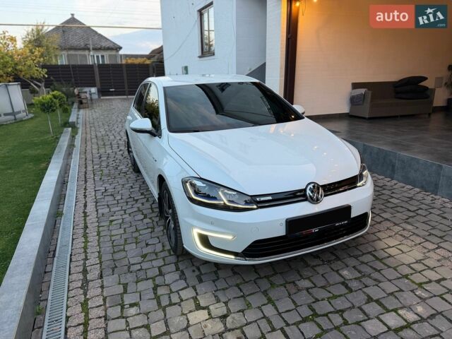Білий Фольксваген e-Golf, об'ємом двигуна 0 л та пробігом 116 тис. км за 15999 $, фото 16 на Automoto.ua