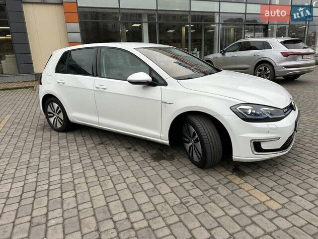 Белый Фольксваген e-Golf, объемом двигателя 0 л и пробегом 127 тыс. км за 12300 $, фото 15 на Automoto.ua