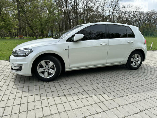 Білий Фольксваген e-Golf, об'ємом двигуна 0 л та пробігом 93 тис. км за 16400 $, фото 12 на Automoto.ua