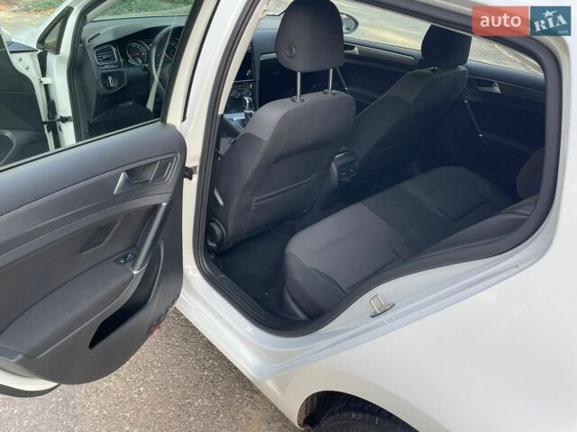 Білий Фольксваген e-Golf, об'ємом двигуна 0 л та пробігом 114 тис. км за 12500 $, фото 7 на Automoto.ua