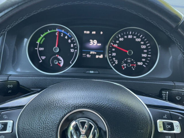 Білий Фольксваген e-Golf, об'ємом двигуна 0 л та пробігом 110 тис. км за 14300 $, фото 12 на Automoto.ua