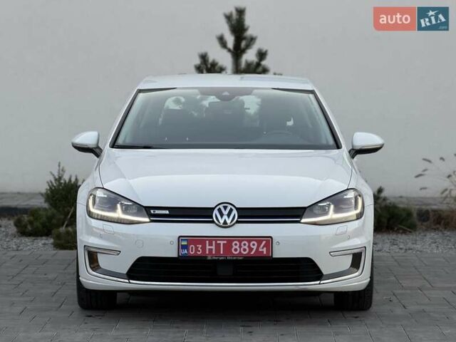 Белый Фольксваген e-Golf, объемом двигателя 0 л и пробегом 127 тыс. км за 11599 $, фото 2 на Automoto.ua