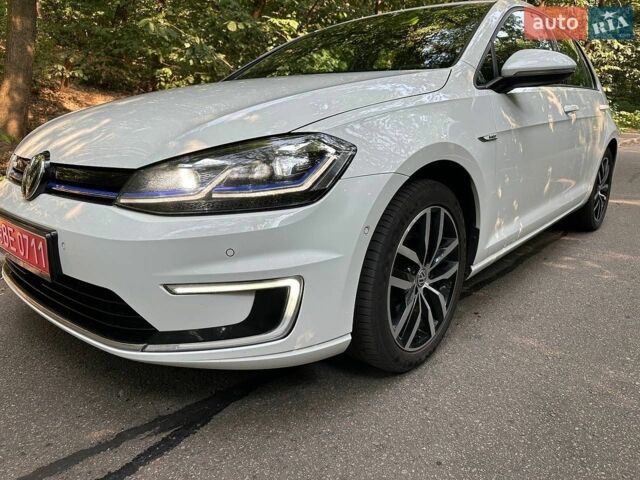 Білий Фольксваген e-Golf, об'ємом двигуна 0 л та пробігом 116 тис. км за 14200 $, фото 6 на Automoto.ua